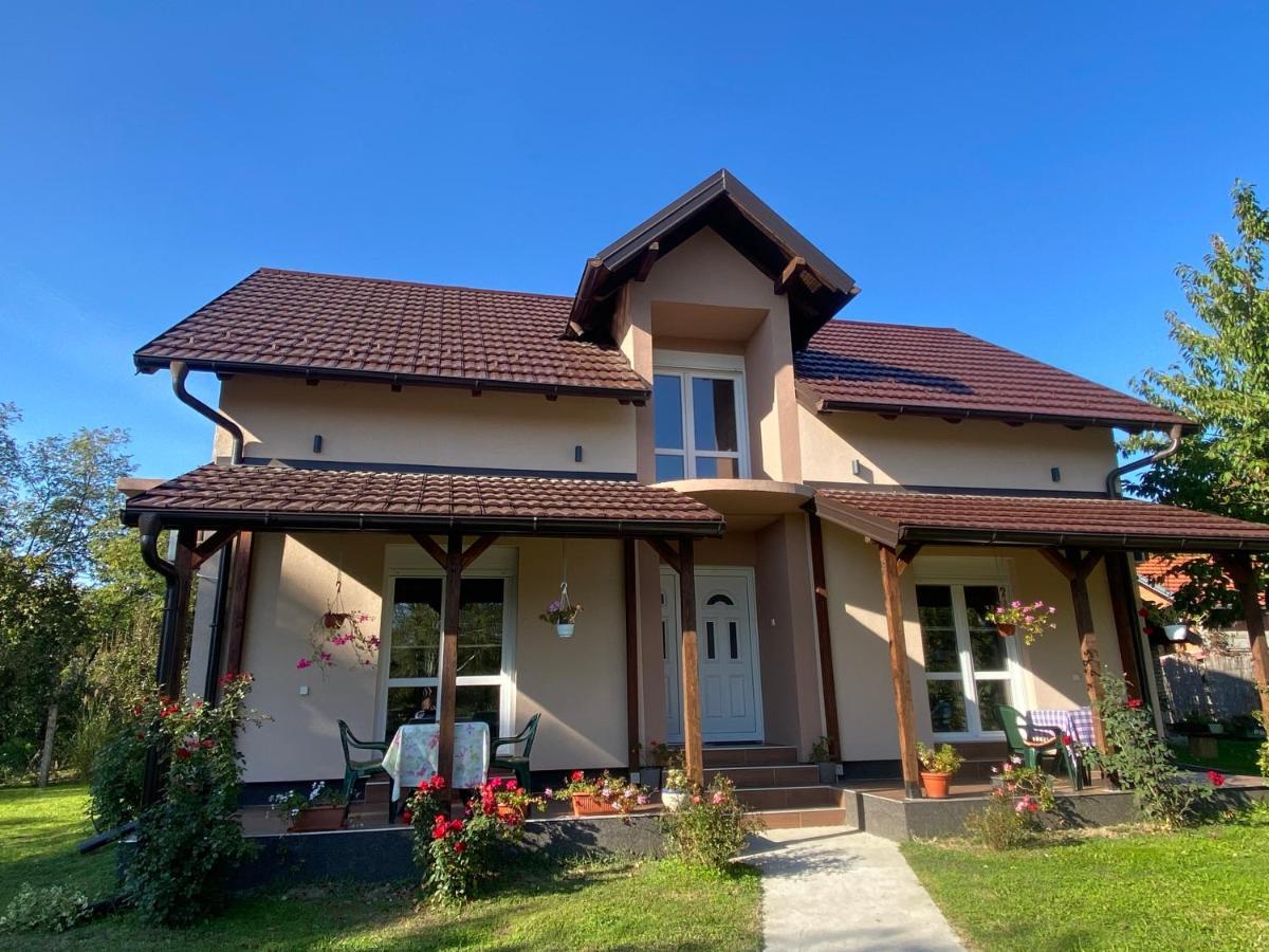 Apartmán Kod Cika Brke Vrdnik Exteriér fotografie
